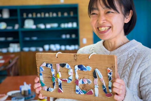 Paint with Paper: Family-Friendly Ceramic Workshop in Hasami-1