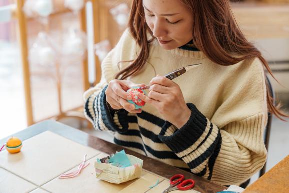 Paper ball shaped Mayu-dama making-1