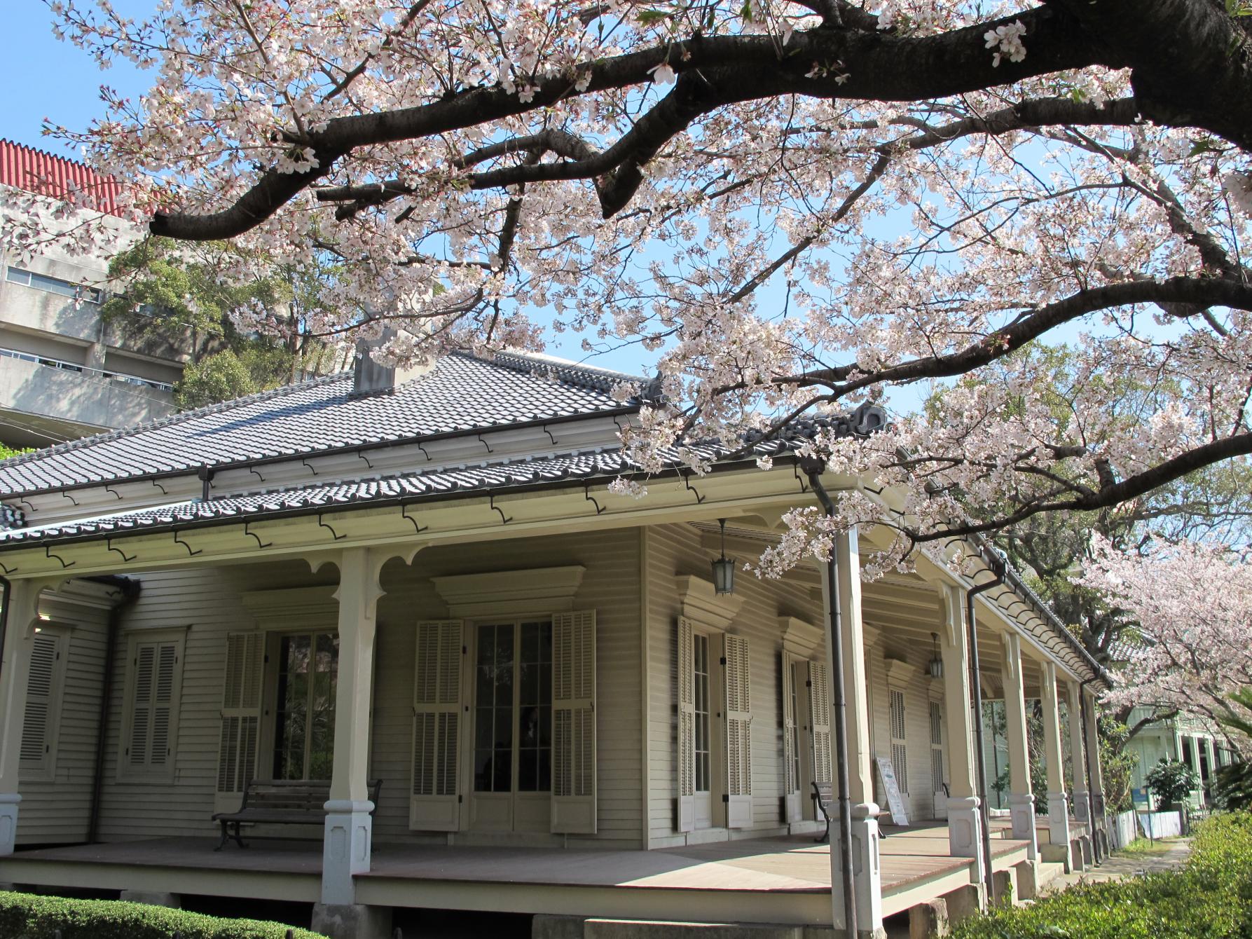 東山手十二番館（旧居留地私学歴史資料館）-1