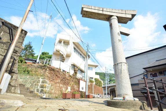 산노신사 기둥 하나만 남은 도리이 (山王神社 一本柱鳥居)-0