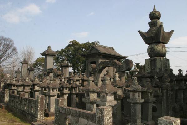 本経寺大村藩主大村家墓所（国指定史跡）-1