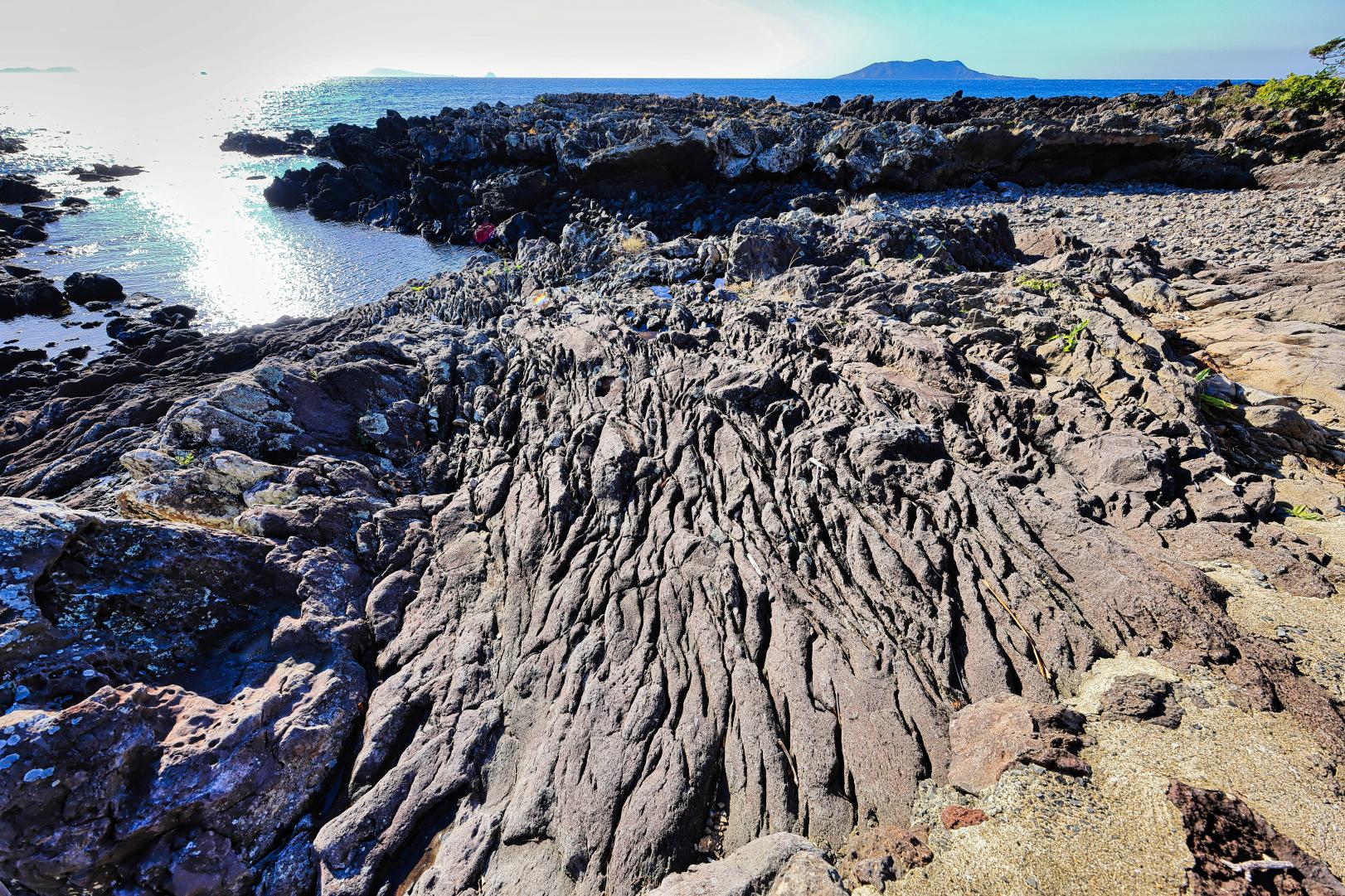 鐙瀬熔岩海岸-7