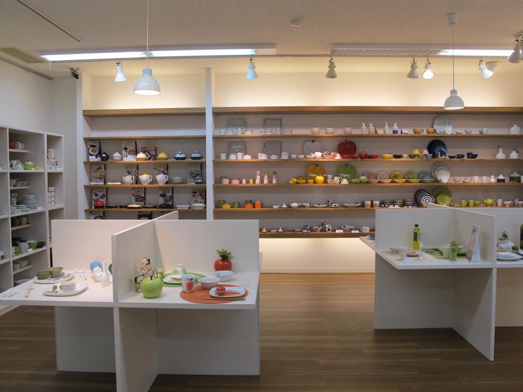 Hasami Ceramics Hall-1