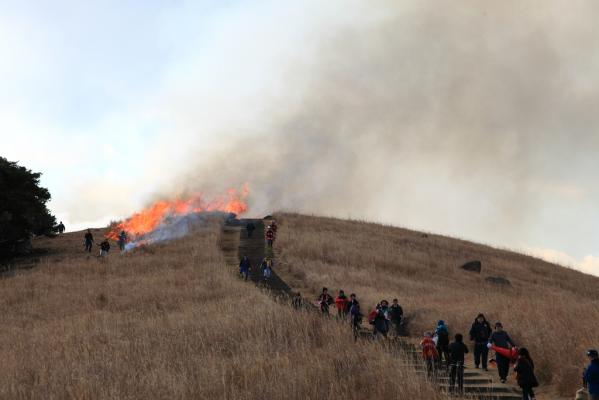 Burning of the fields of Kawachi Pass-2