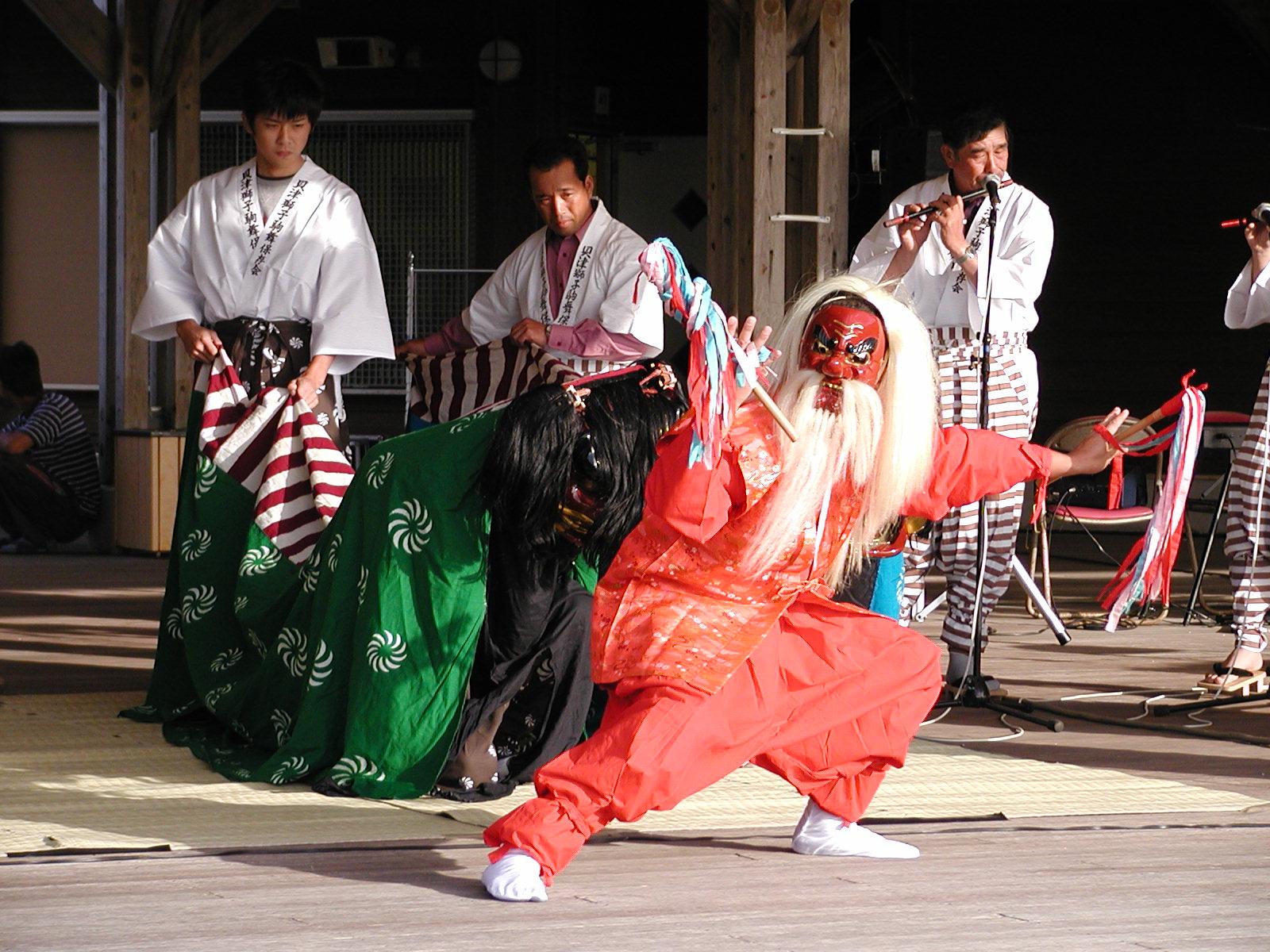 貝津の獅子こま舞（県指定無形民俗文化財）-1