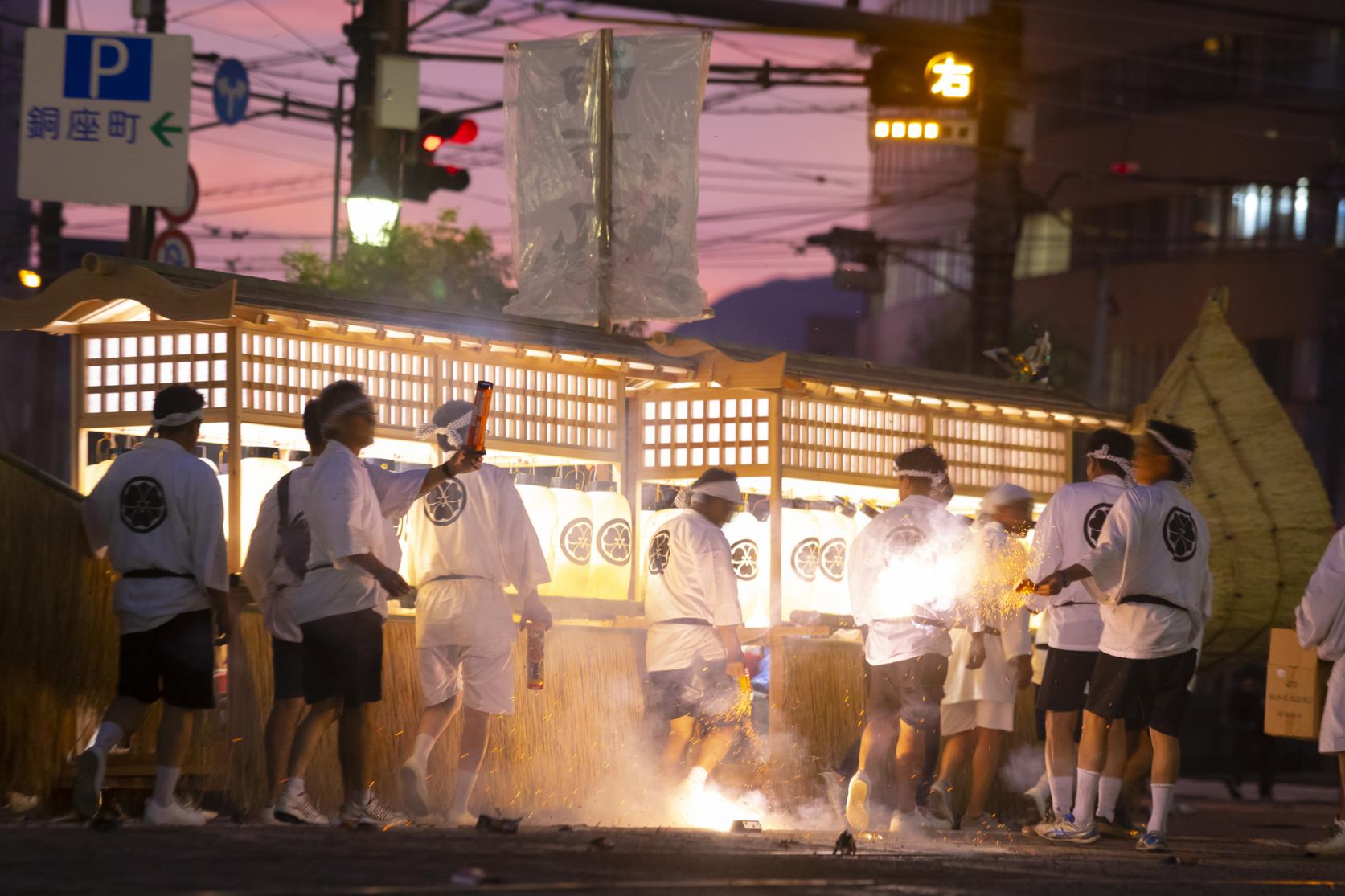 The Spirit Boat Procession / Shoronagashi-9
