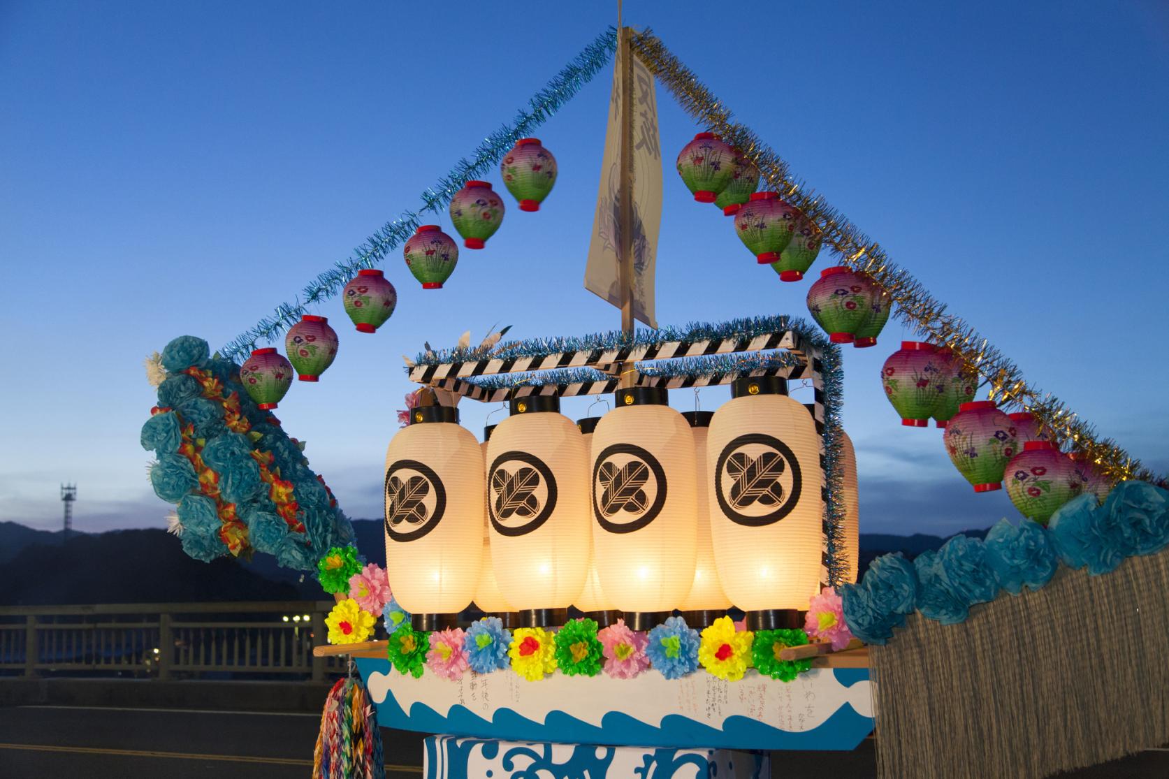 The Spirit Boat Procession / Shoronagashi-3