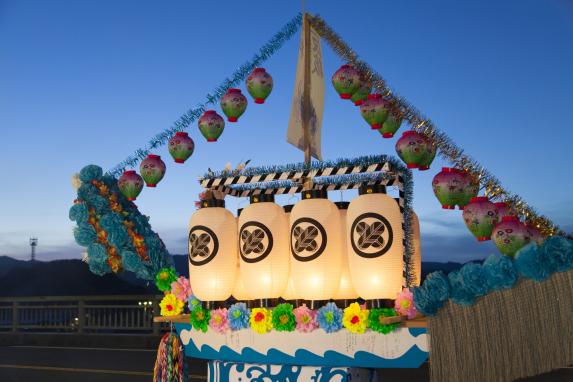 The Spirit Boat Procession / Shoronagashi-3