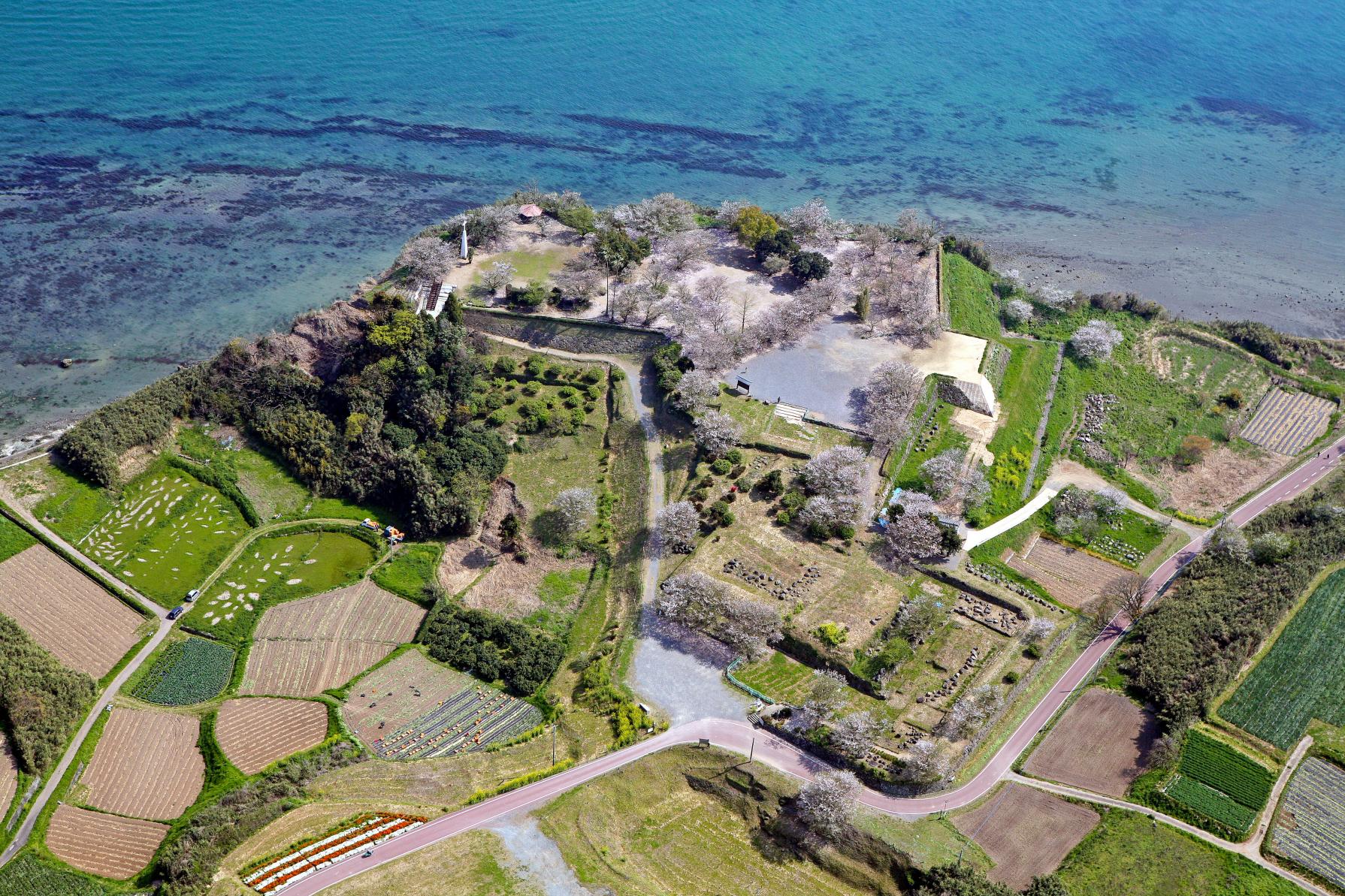 Remains of Hara Castle / Les vestiges du château de Hara-1