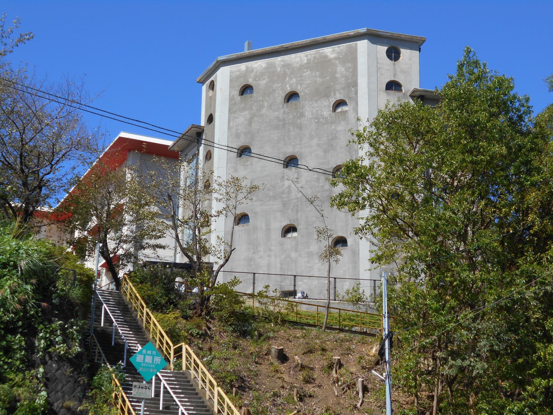 城山小学校平和祈念館-1