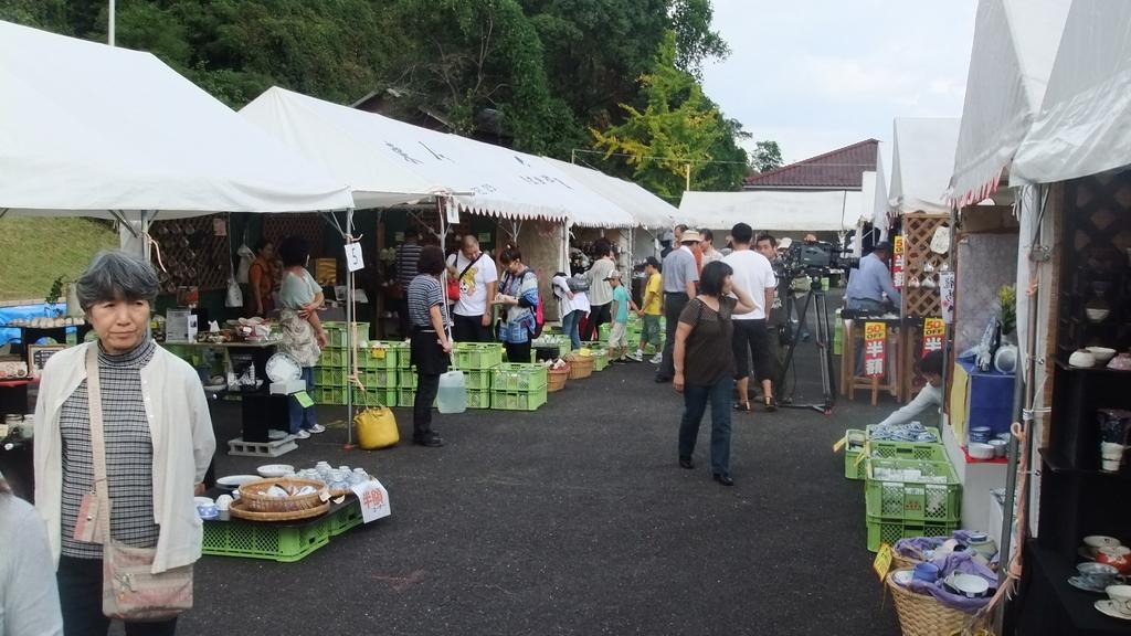 三川内陶器市场-1