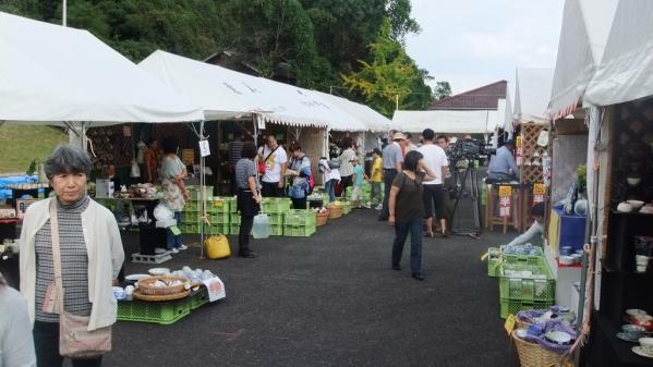 三川内陶器市场-1