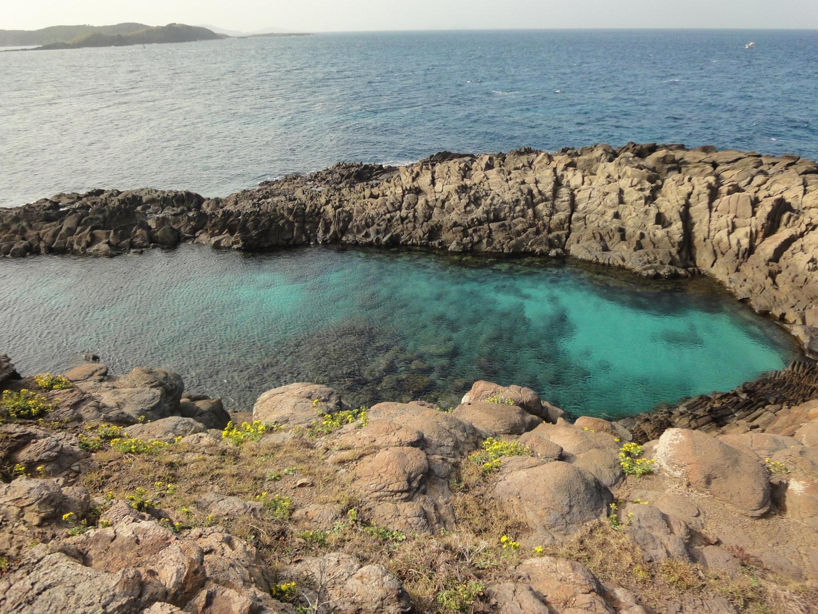 【宇久島】平家盛公上陸地（船隠し）-1