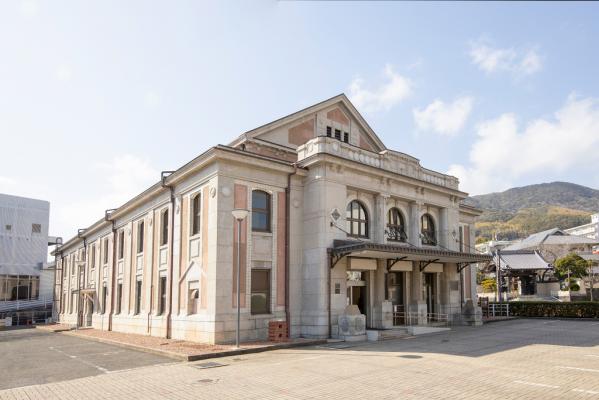 旧佐世保鎮守府凱旋記念館 市民文化ホール 観光スポット 公式 長崎観光 旅行ポータルサイト ながさき旅ネット 旧佐世保鎮守府凱旋記念館 市民文化ホール 観光スポット 公式 長崎観光 旅行ポータルサイト ながさき旅ネット