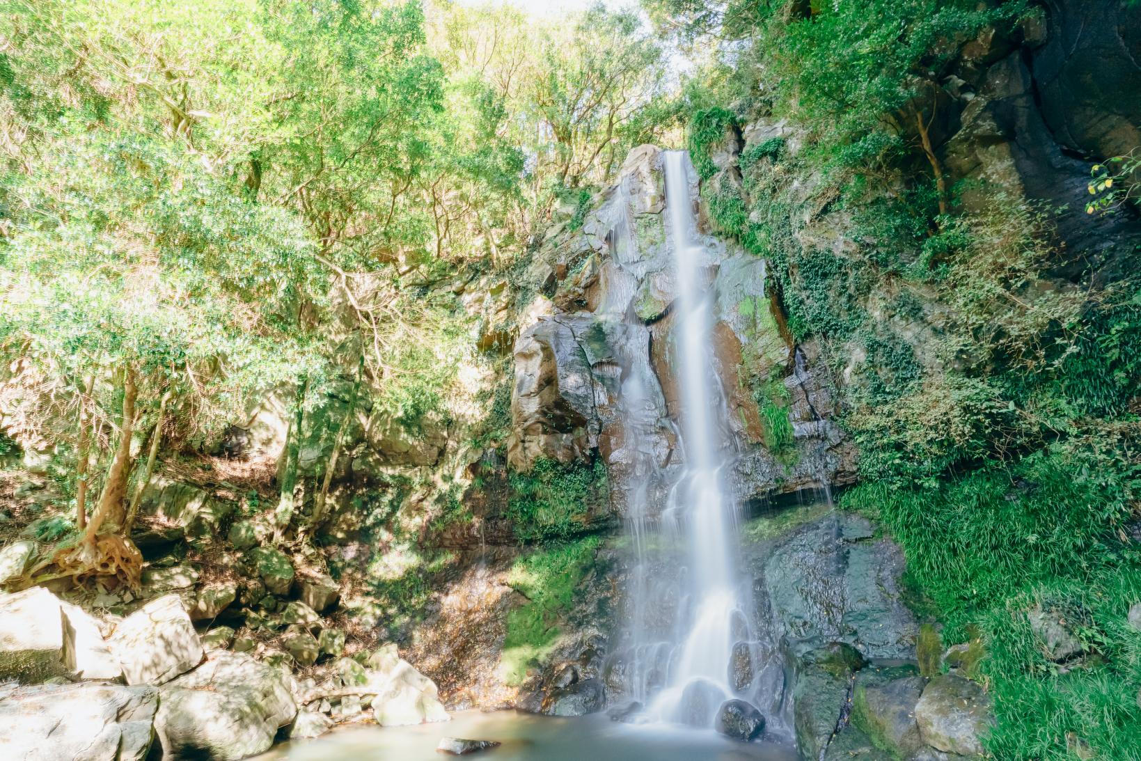 Senryu-ga-taki(Hidden Dragon Waterfall) Park-1