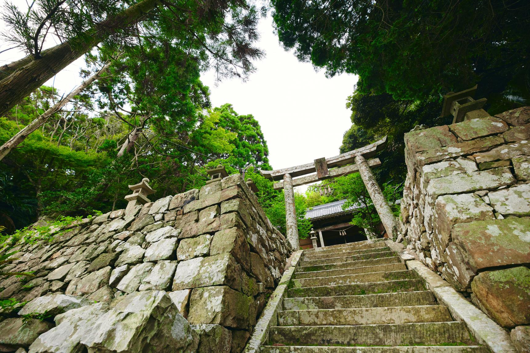 白鳥神社 | スポット | 【公式】長崎しま旅行こう-長崎の島々の