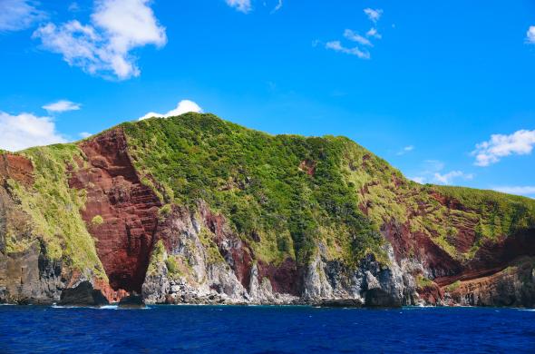 嵯峨島火山海食崖-2