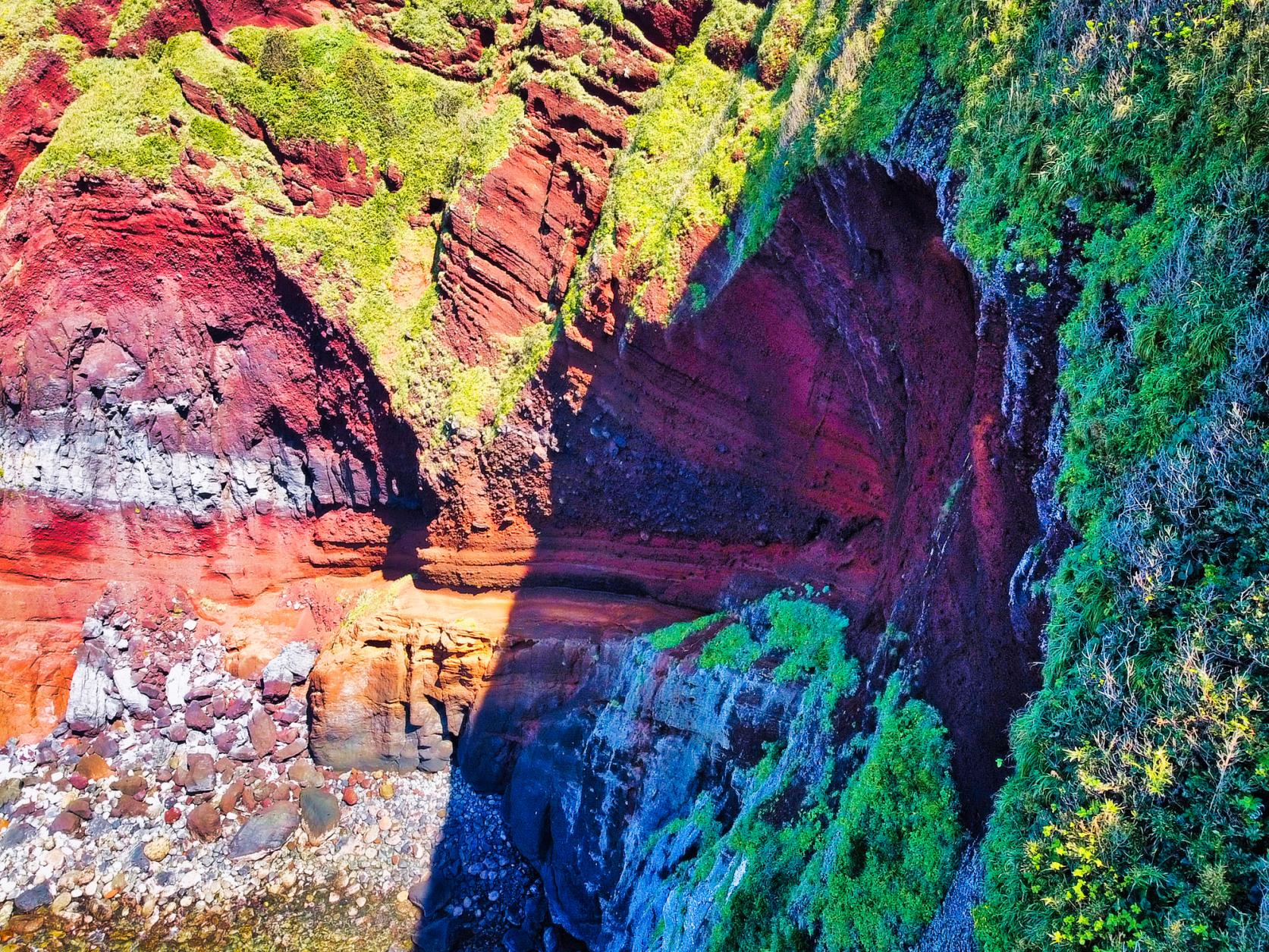 嵯峨島火山海食崖-2
