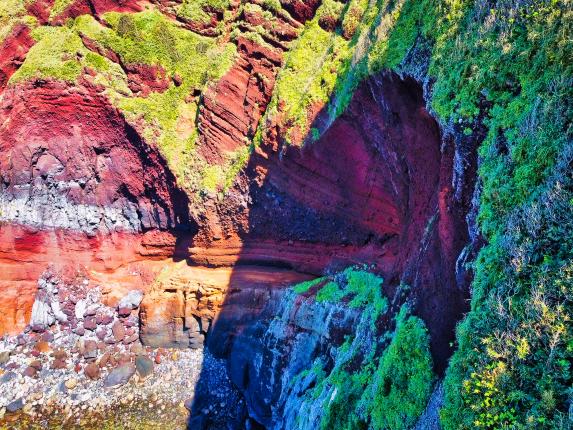 嵯峨島火山海食崖-2