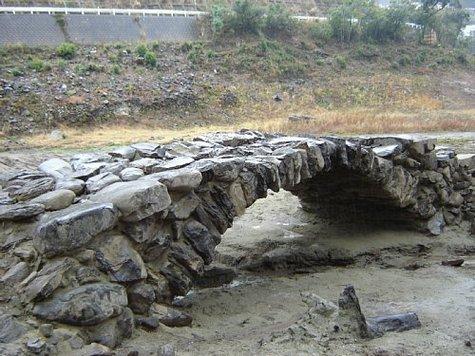 本河内高部貯水池内石橋-0